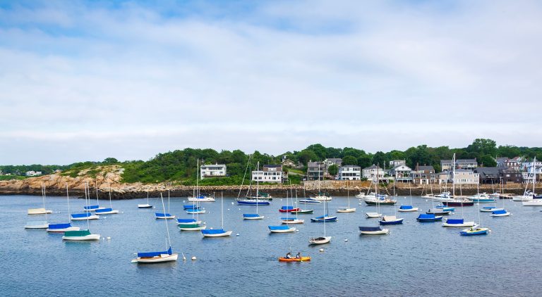 Scenic,Rockport,Harbor,Featuring,Sailboats,And,Coastal,Homes,,Rockport,,Massachusetts,