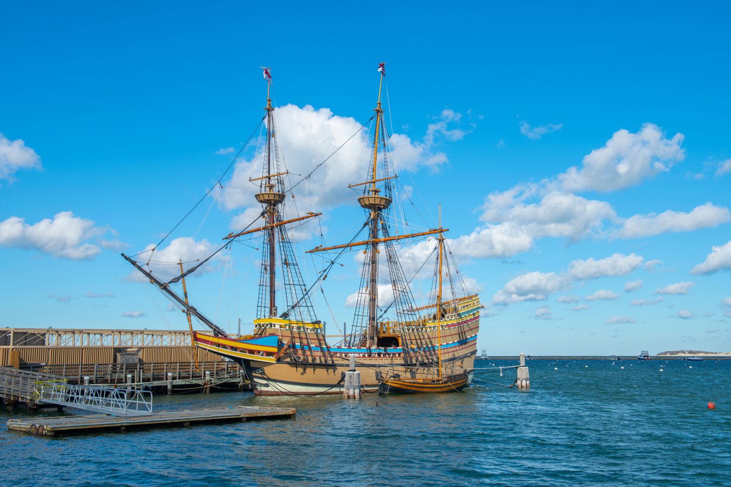 Antique,Ship,Mayflower,Ii,Docks,At,State,Pier,In,Town