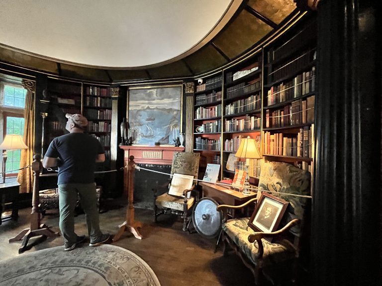 Hammond Castle Museum Library (1) IMG_3735